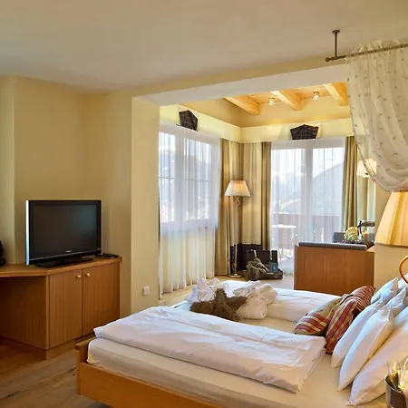 Hotel Albion Mountain Dolomites 4*