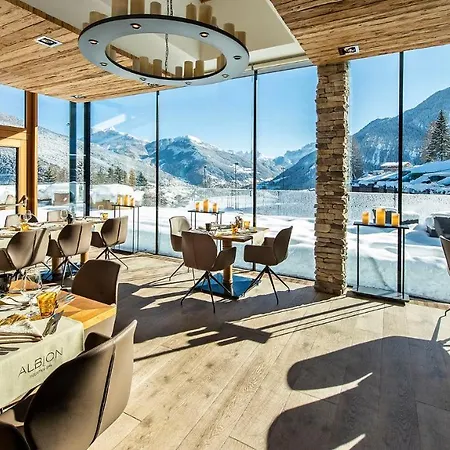 Albion Mountain Dolomites 4* Ορτιζέι